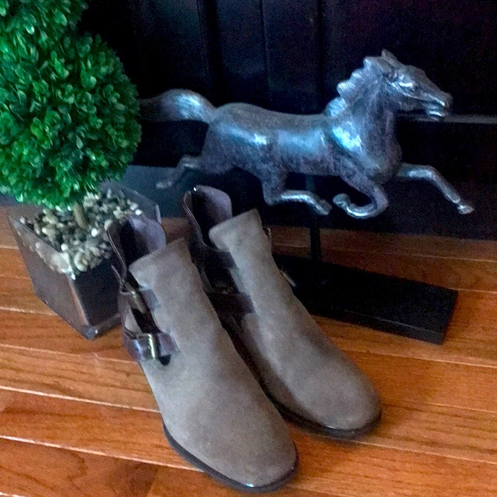 Isola leather and suede cute boots in excellent shape